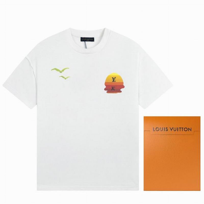 Louis Vuitton Men's T-shirts 912